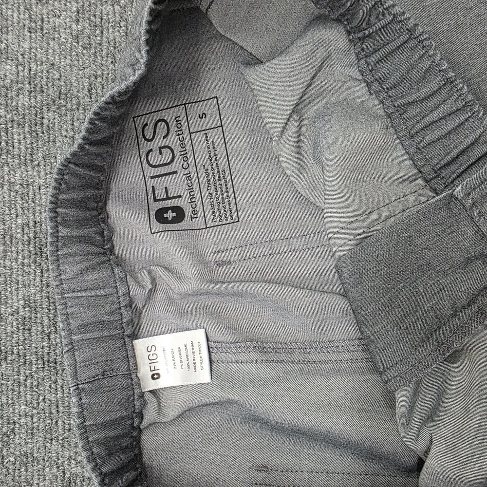 FIGS Scrub Pant Technical Collection Men Small Grey TM3001 Cargo Medical Uniform